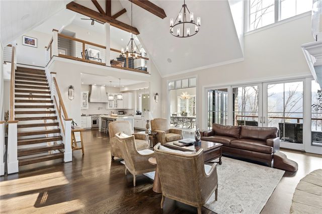 225 Saranac Drive, Sunset, SC 29685