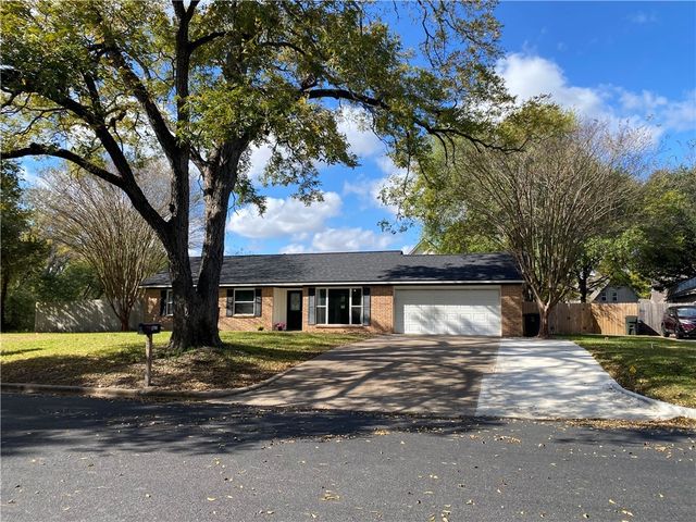 2706 Westwood Main Drive, Bryan, TX 77807