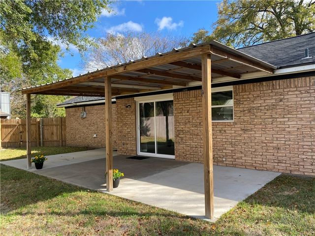 2706 Westwood Main Drive, Bryan, TX 77807