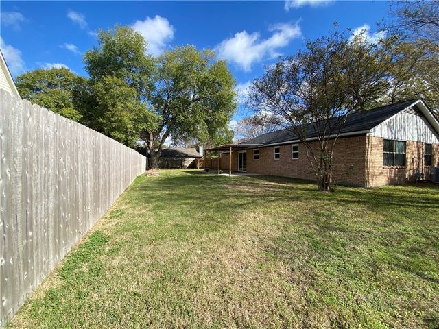 2706 Westwood Main Drive, Bryan, TX 77807