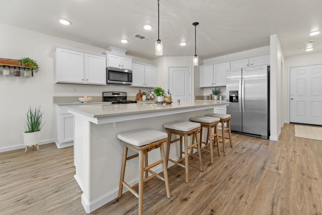 30774 Azalea Road, Visalia, CA 93291