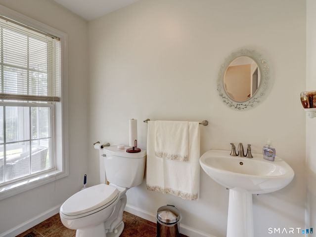 839 Palisado Avenue, Windsor, CT 06095