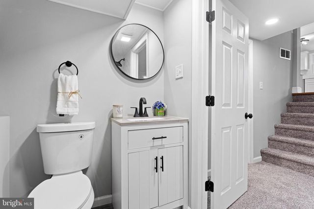 205 CARDINAL DR, Bellmawr, NJ 08031