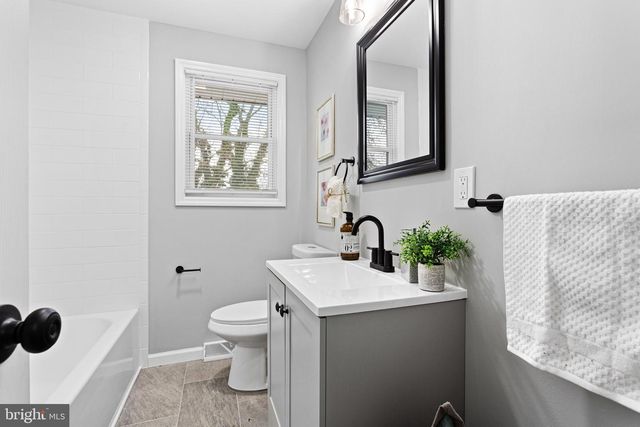 205 CARDINAL DR, Bellmawr, NJ 08031