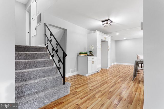 205 CARDINAL DR, Bellmawr, NJ 08031