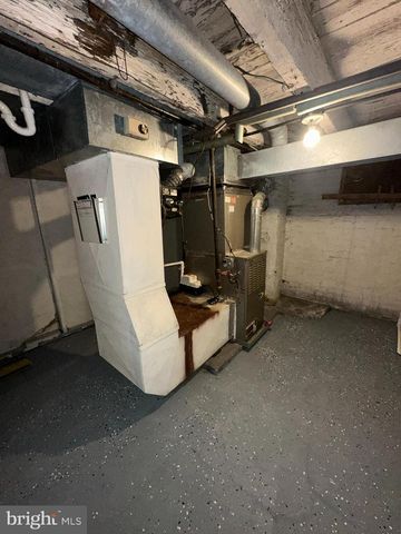 2900 HOLLINS FERRY RD, Baltimore, MD 21230