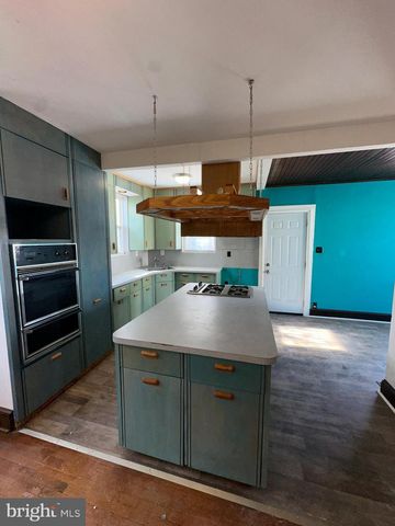 2900 HOLLINS FERRY RD, Baltimore, MD 21230