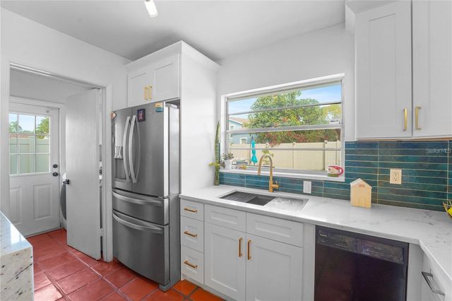 7523 BARRY ROAD, Tampa, FL 33634