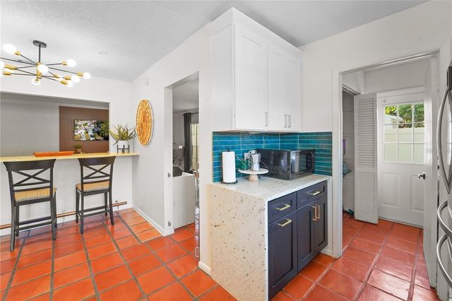 7523 BARRY ROAD, Tampa, FL 33634