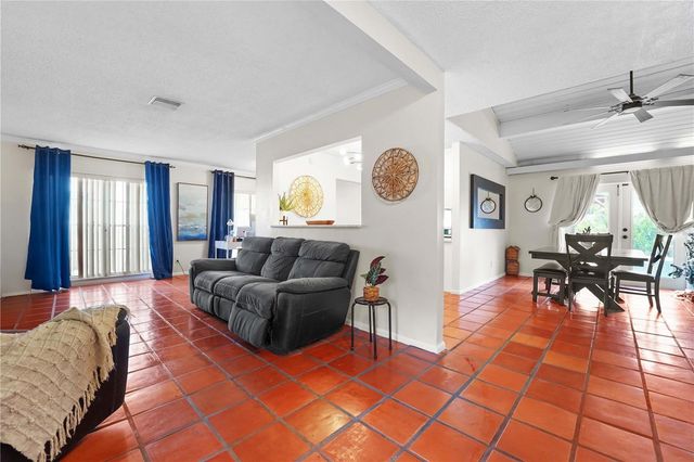 7523 BARRY ROAD, Tampa, FL 33634