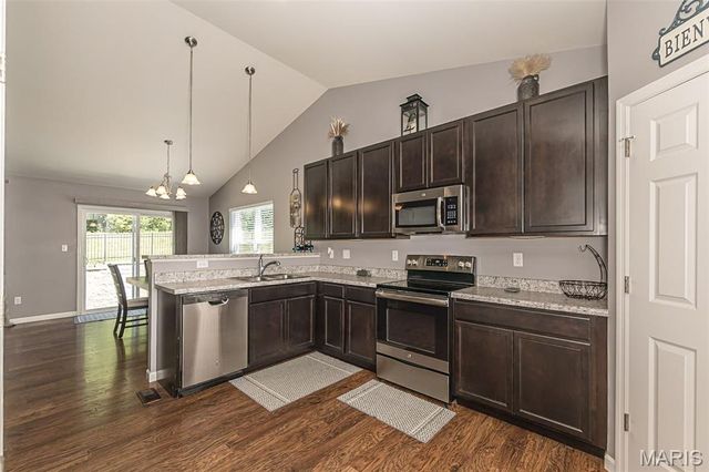 162 Hidden Bluffs Drive, Lake St Louis, MO 63367