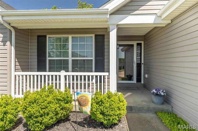 162 Hidden Bluffs Drive, Lake St Louis, MO 63367