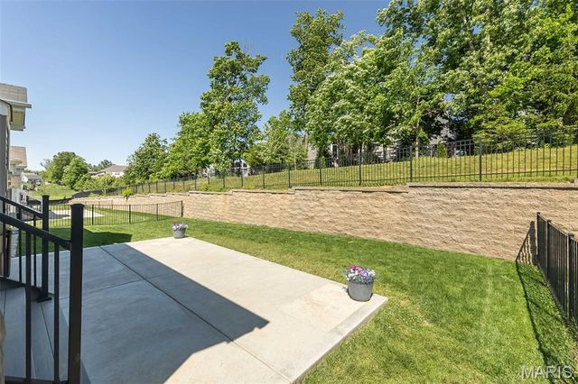 162 Hidden Bluffs Drive, Lake St Louis, MO 63367