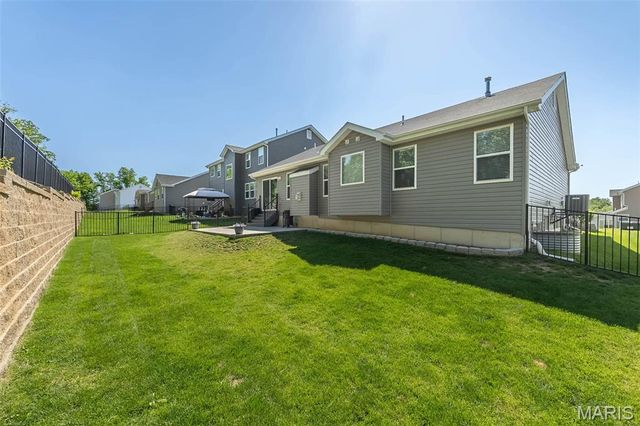 162 Hidden Bluffs Drive, Lake St Louis, MO 63367