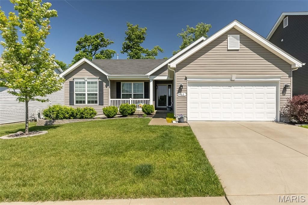 162 Hidden Bluffs Drive, Lake St Louis, MO 63367