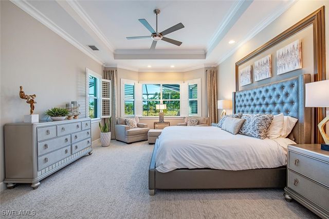 6482 WARWICK AVE, Naples, FL 34113