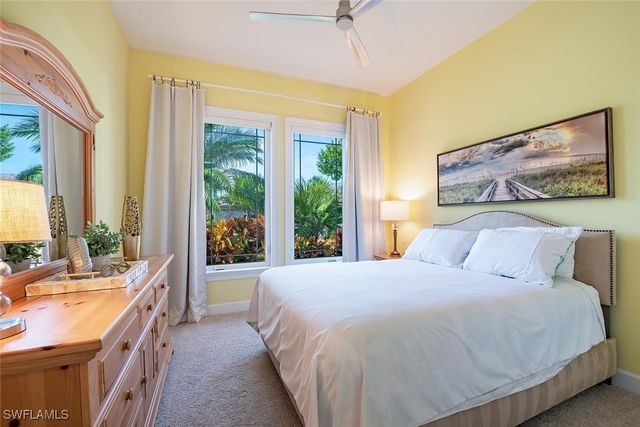 6482 WARWICK AVE, Naples, FL 34113