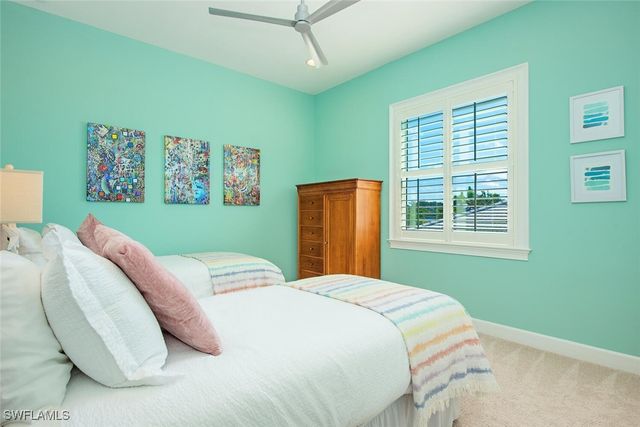 6482 WARWICK AVE, Naples, FL 34113