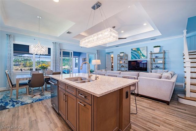 6482 WARWICK AVE, Naples, FL 34113