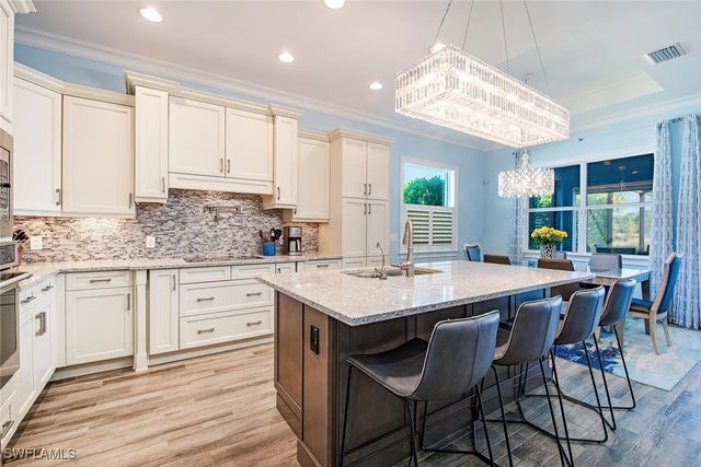 6482 WARWICK AVE, Naples, FL 34113