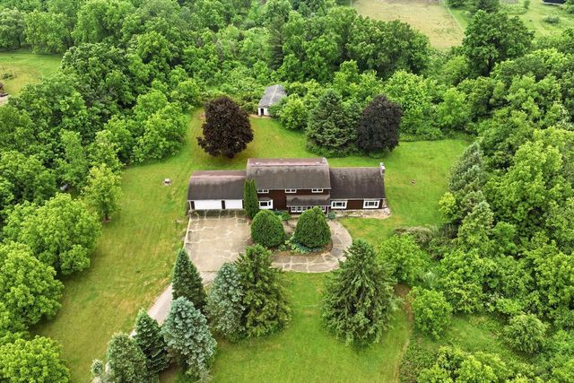 W501 Honey Creek ROAD, Burlington, WI 53105