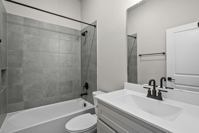210 Ginger Street, Richmond, TX 77406