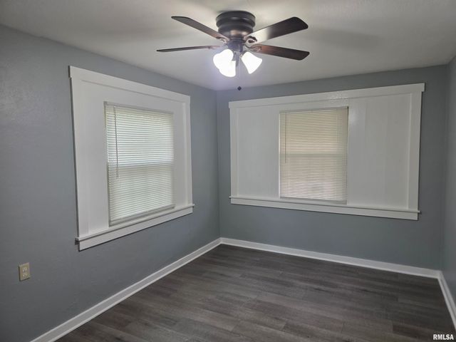 1419 S WESTMORELAND Avenue, Peoria, IL 61605