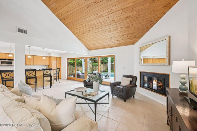 2802 2ND Street S, Jacksonville Beach, FL 32250