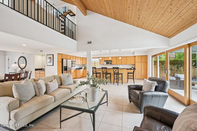 2802 2ND Street S, Jacksonville Beach, FL 32250