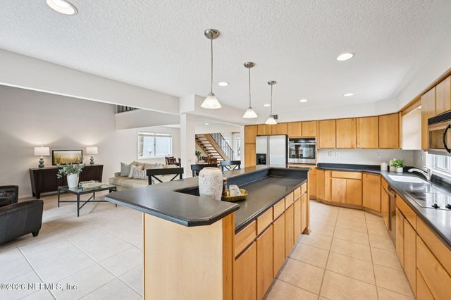 2802 2ND Street S, Jacksonville Beach, FL 32250