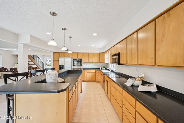 2802 2ND Street S, Jacksonville Beach, FL 32250