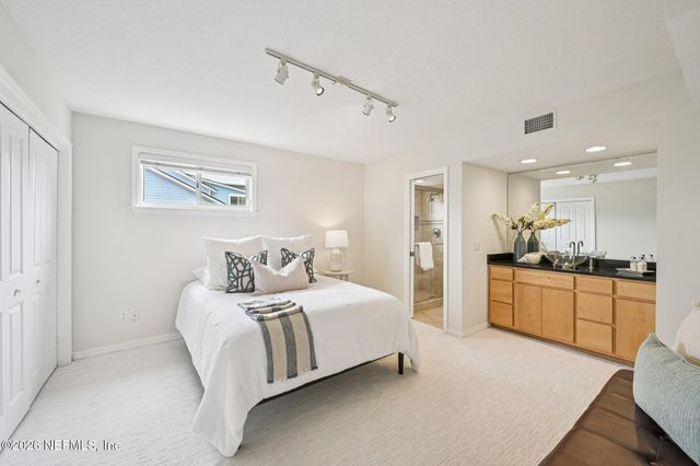 2802 2ND Street S, Jacksonville Beach, FL 32250