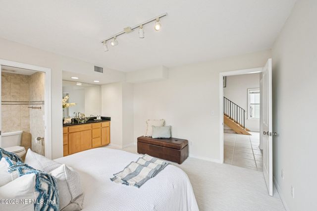 2802 2ND Street S, Jacksonville Beach, FL 32250