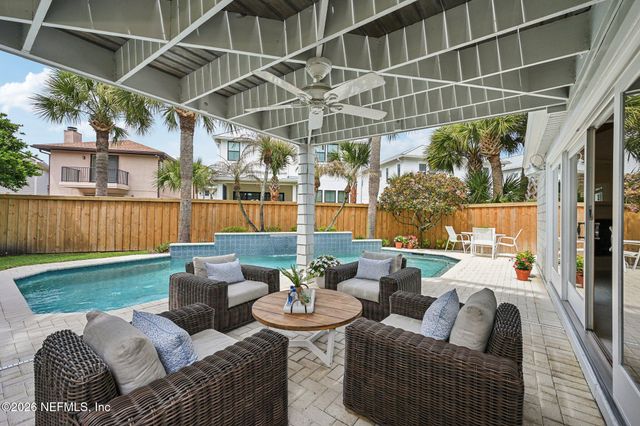 2802 2ND Street S, Jacksonville Beach, FL 32250