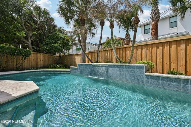2802 2ND Street S, Jacksonville Beach, FL 32250