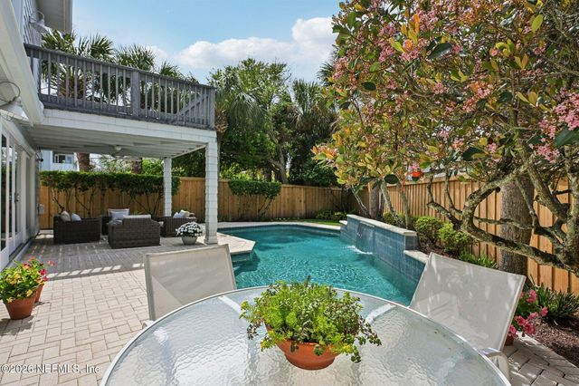 2802 2ND Street S, Jacksonville Beach, FL 32250