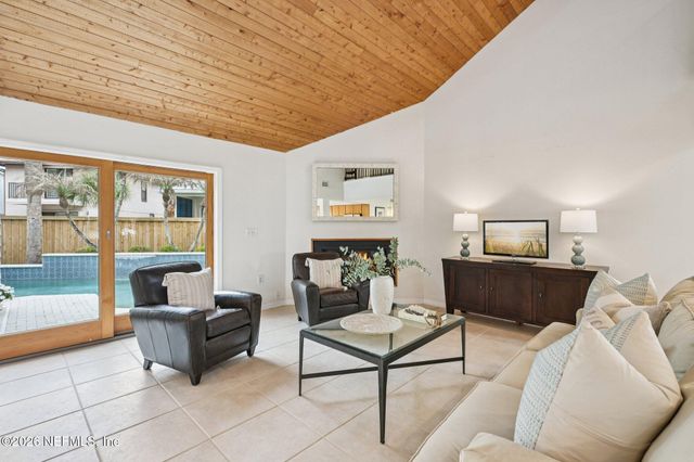 2802 2ND Street S, Jacksonville Beach, FL 32250