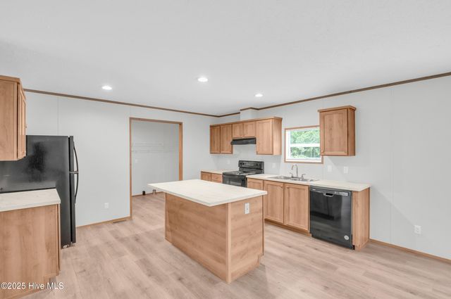 97 Bridgeside Road, Rocky Point, NC 28457