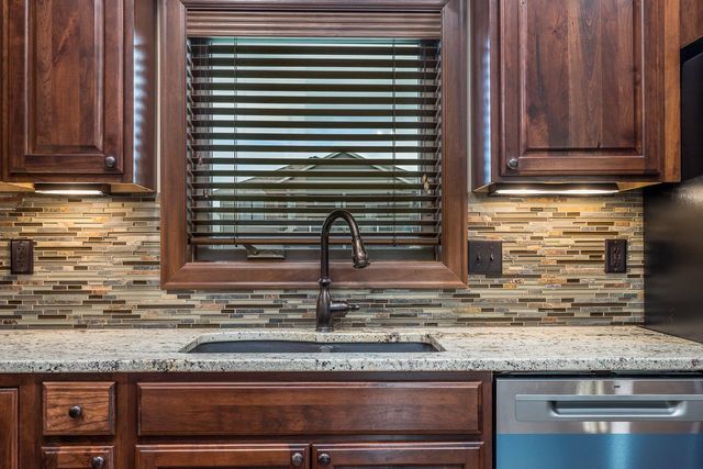 8005 S Sunny Oak Cir Circle, Sioux Falls, SD 57108