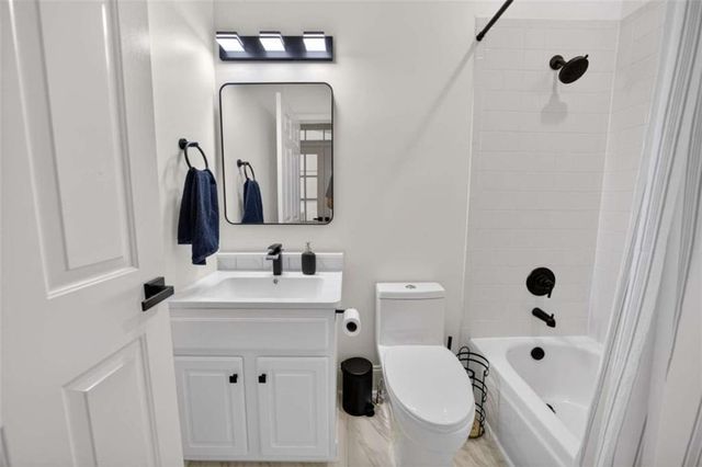 1015 Heatherbrook Lane, Atlanta, GA 30324