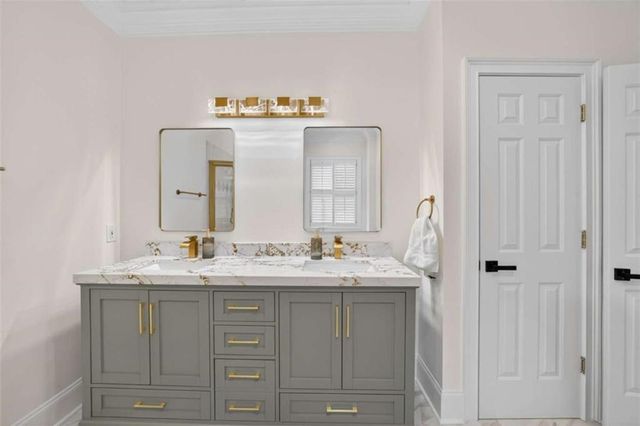 1015 Heatherbrook Lane, Atlanta, GA 30324