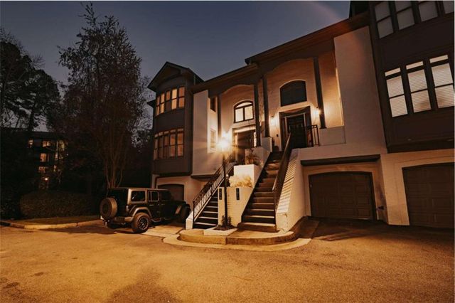 1015 Heatherbrook Lane, Atlanta, GA 30324