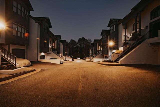 1015 Heatherbrook Lane, Atlanta, GA 30324