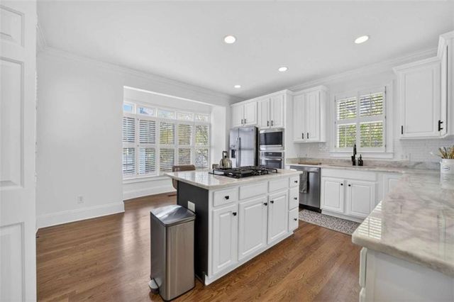 1015 Heatherbrook Lane, Atlanta, GA 30324