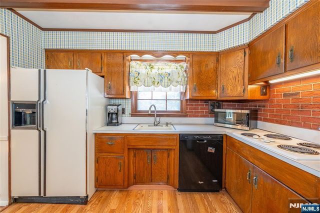 64 Sanford Drive, Randolph Township, NJ 07869