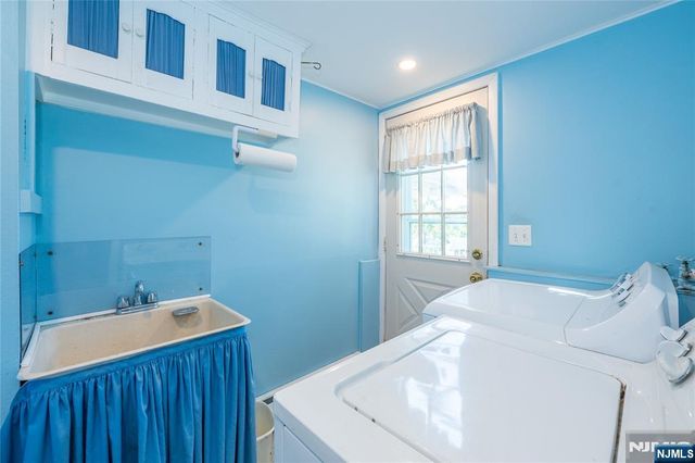 64 Sanford Drive, Randolph Township, NJ 07869