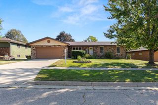 1414 Camelot Drive, Janesville, WI 53548