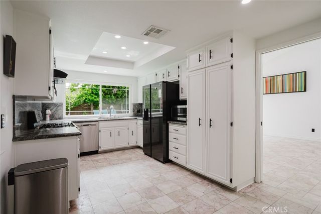 9942 Hanna Avenue, Chatsworth, CA 91311