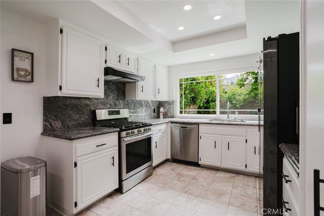 9942 Hanna Avenue, Chatsworth, CA 91311
