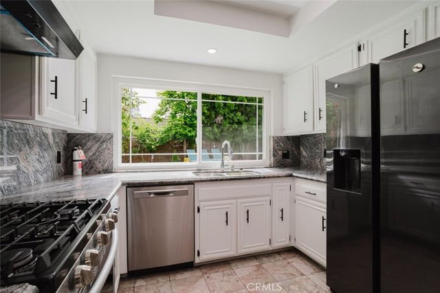 9942 Hanna Avenue, Chatsworth, CA 91311